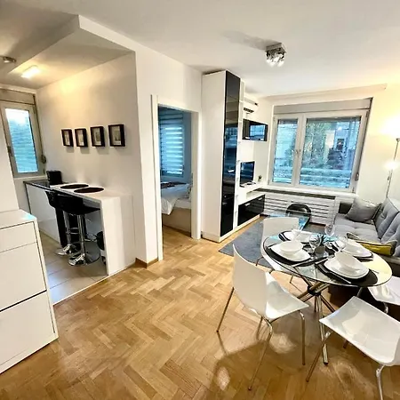 Regina Vracar And Garage *