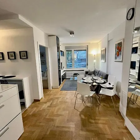 Regina Vracar And Garage Belgrad