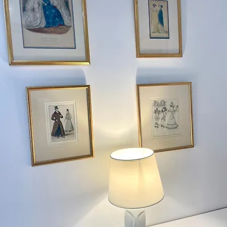 アパート Regina Vracar And Garage ベオグラード